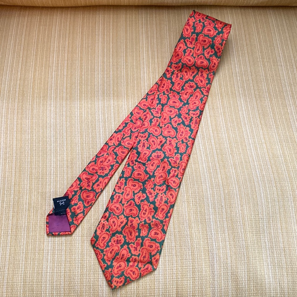 Vintage Tie Paisley Print